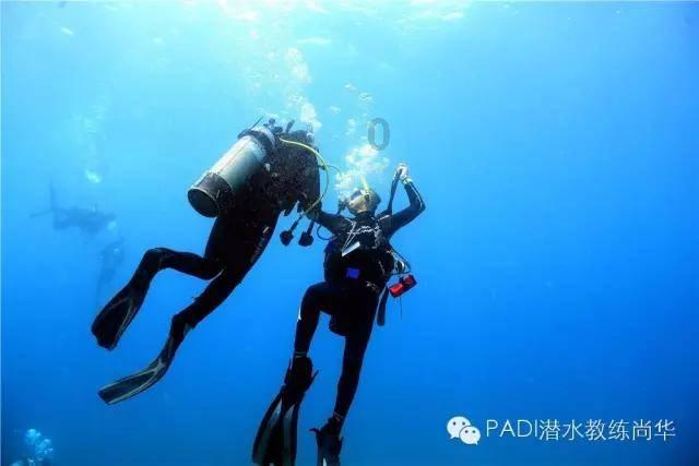 超奥特曼冒险2