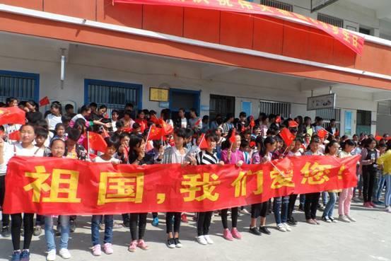 马竞官方:吉梅内斯因不舒服被替换下场,莫拉塔感觉膝盖不适